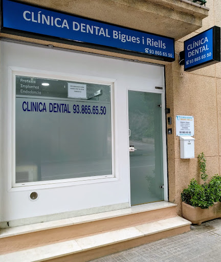 CLINICA DENTAL BIGUES I RIELLS -GUILLERMO RUSINQUE Odontólogo