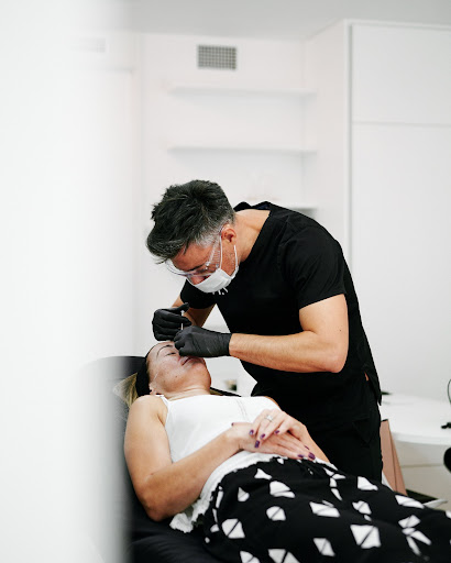 Dr. Alejandro Segarra | Clínica de Medicina Estética en Barcelona