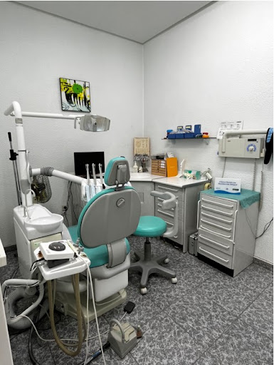 CLÍNICA DENTAL LM