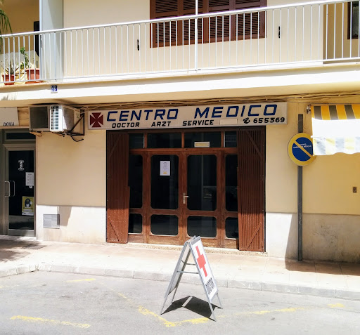 Doctor / Arzt / Centro Médico Colonia Sant Jordi