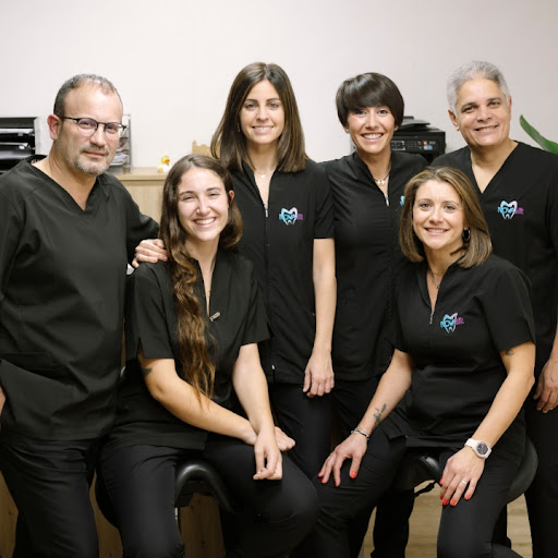 Nova Clínica Dental – Dentista a Sant Fruitós | Implants, carilles i odontologia per a nens