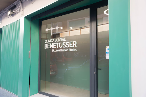 CLINICA DENTAL BENETÚSSER, DR. FRUTOS