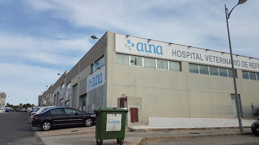 Aúna especialidades veterinarias