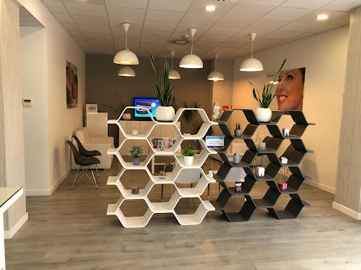 Clínica salud, Centro dental avanzado y Fisioterapia