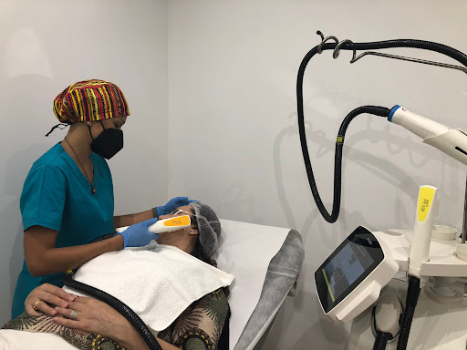 Dra. Rosangela Obregón Reina, centro médico clínica de estética y rejuvenecimiento