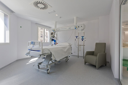 Hospital Universitario Ruber Juan Bravo (C/Juan Bravo, 49)